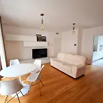 3-Bedroom - Sleeps 7 - With Gym