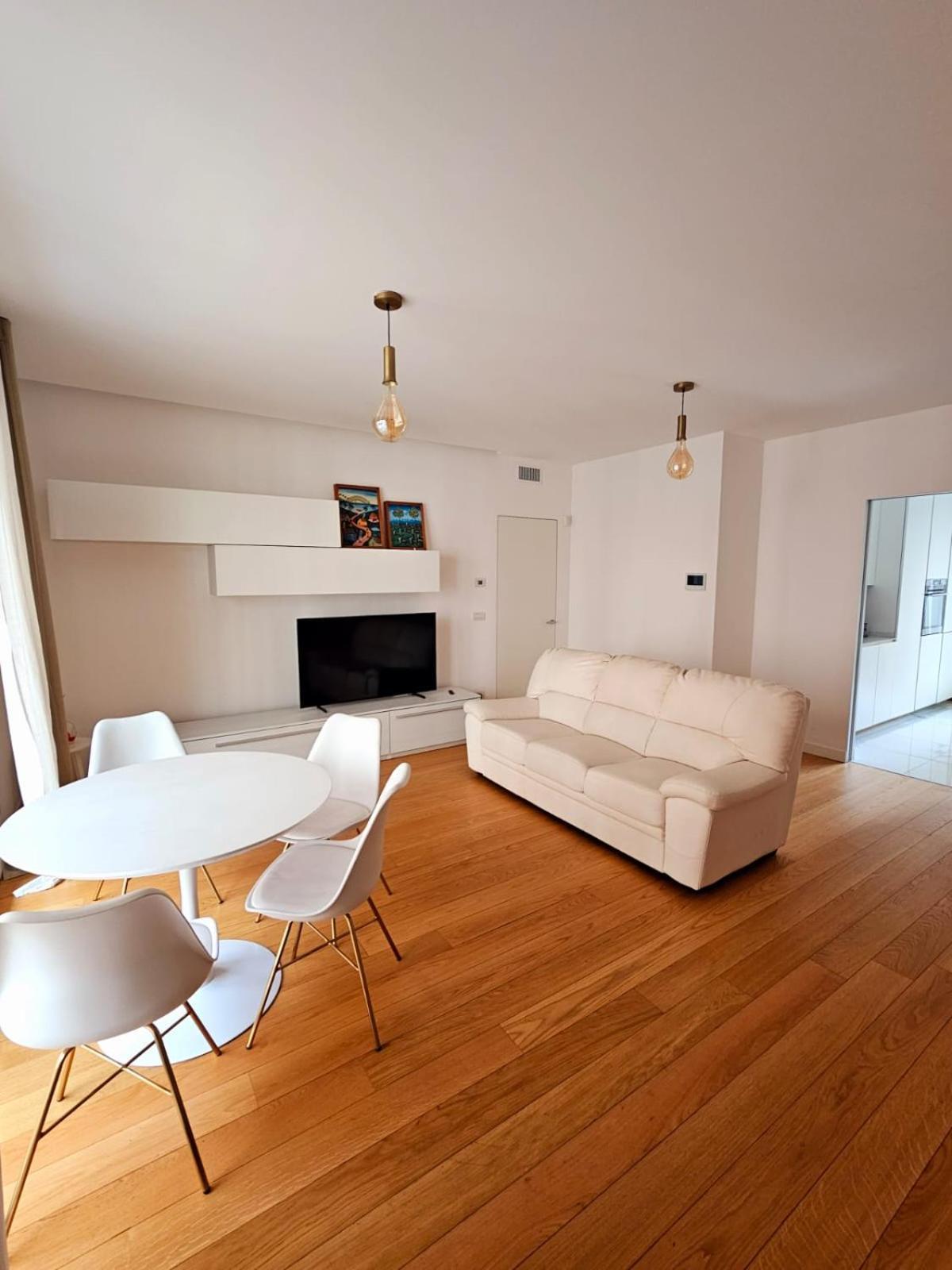 3-bedroom - Sleeps 7 - With Gym * Mailand